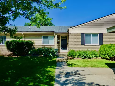 26559 Franklin Pointe Dr 140 17 Dr #140, Southfield, MI 48034