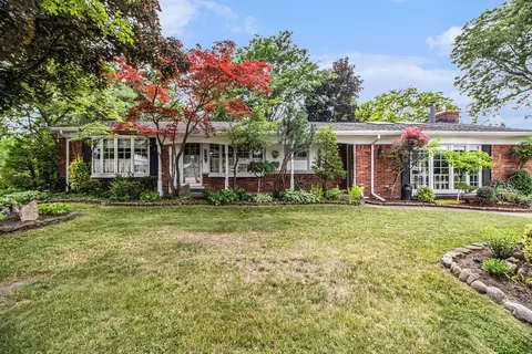 960 Fairlane St, Westland, MI 48186