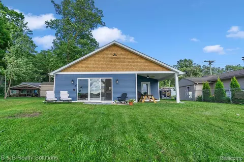 771 Sunset Dr, Attica, MI 48412