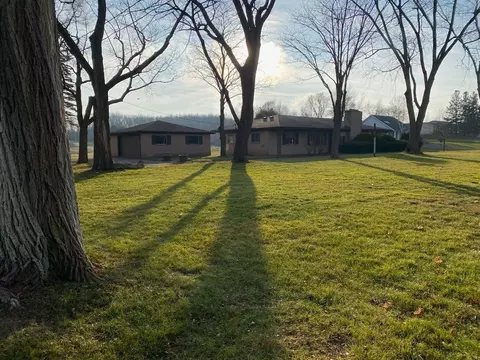 10075 Davisburg Rd, Springfield, MI 48350
