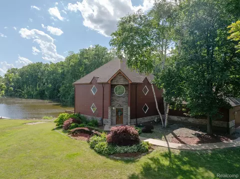 21951 Garfield Rd, Northville, MI 48167