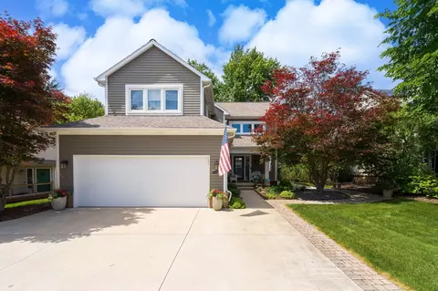 3980 Lake Front St, Waterford, MI 48328
