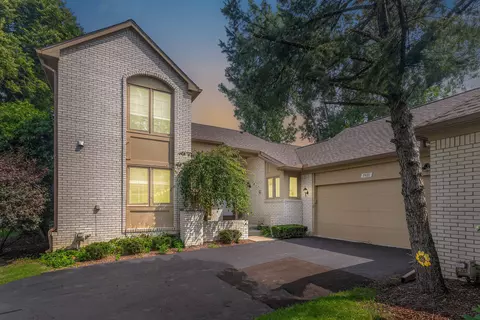 7421 Sherwood Creek Crt Ct, West Bloomfield, MI 48322