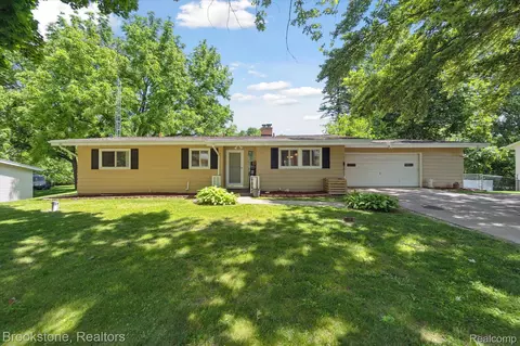 1440 Westerrace Dr, Flint, MI 48532