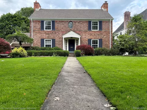 628 Middlesex Rd, Grosse Pointe Park, MI 48230