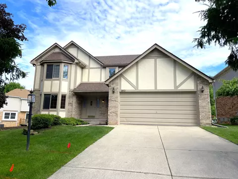 282 Parkland Dr, Rochester Hills, MI 48307