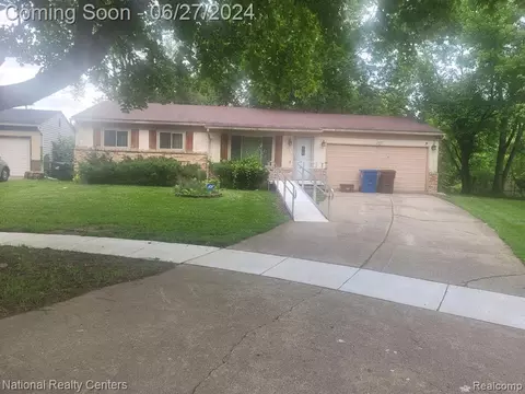 9239 Panama Ave, Ypsilanti, MI 48198