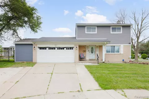 1123 Clark Dr, Ypsilanti, MI 48198