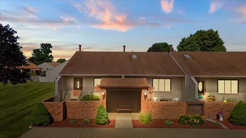25832 Lexington Dr # 1, South Lyon, MI 48178