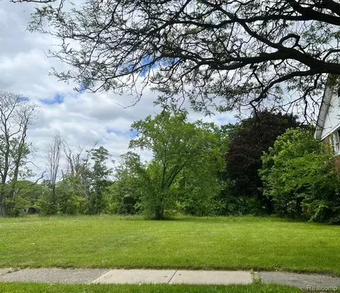 5132 W Chicago, Detroit, MI 48204