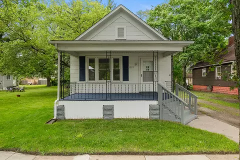 1023 Division St, Port Huron, MI 48060