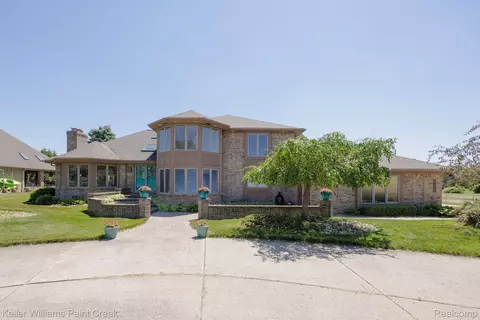 14444 Hannebauer Ln, Sterling Heights, MI 48313