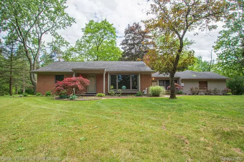 1190 E Avon Rd, Rochester Hills, MI 48307