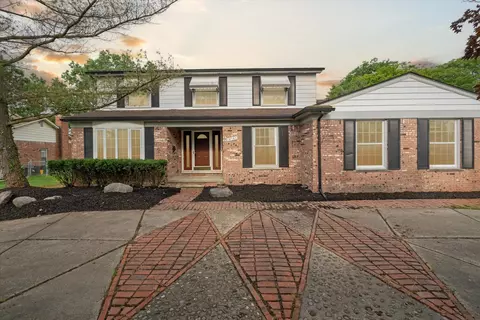 16161 Golfview St, Livonia, MI 48154