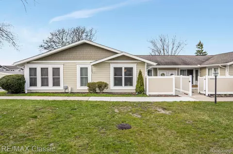 22808 Renford St, Novi, MI 48375