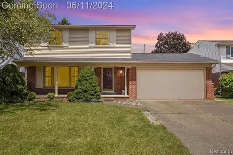 1962 Ardmore St, Trenton, MI 48183