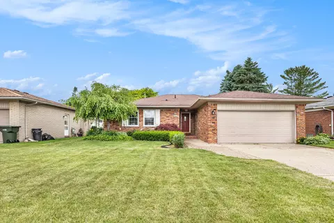 35627 Ellsworth Dr, Sterling Heights, MI 48312