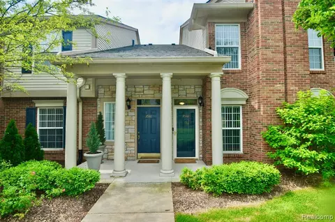 3548 Oakmonte Blvd, Rochester, MI 48306