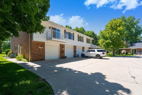 42218 Toddmark Ln, Clinton Township, MI 48038
