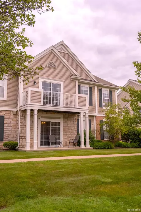 1135 Alameda Blvd, Troy, MI 48085