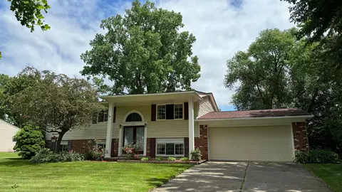 5064 Shrewsbury Dr, Troy, MI 48085