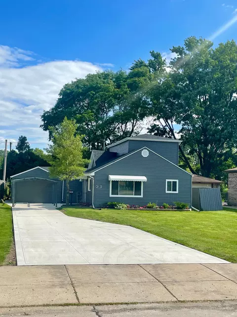 30115 Maplewood St, Garden City, MI 48135
