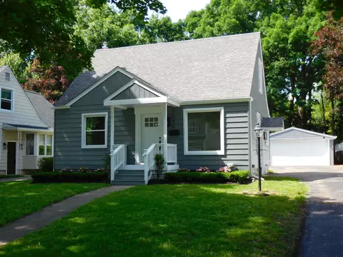 1036 Royal Ave, Royal Oak, MI 48073