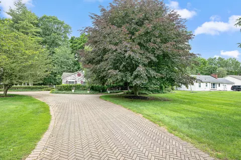 16797 Harrison St, Livonia, MI 48154