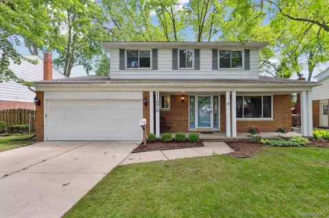 11676 Canterbury Dr, Sterling Heights, MI 48312