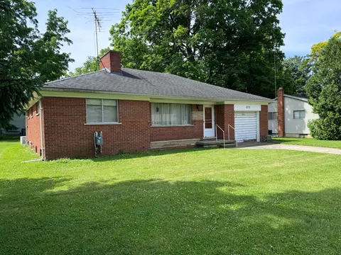 332 Hamilton Ave, Almont, MI 48003