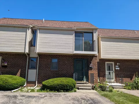 2160 Village West Dr N, Lapeer, MI 48446