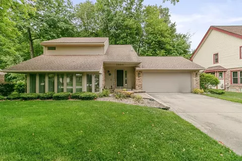 38360 Lancaster Dr, Farmington Hills, MI 48331