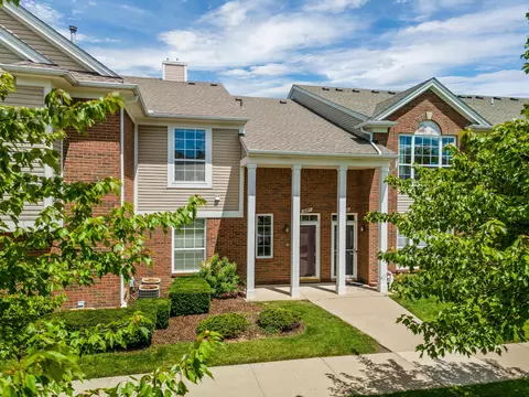 16407 Dominion Dr, Macomb, MI 48044