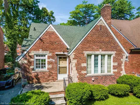 5243 Bishop St, Detroit, MI 48224