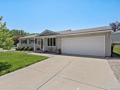 1015 Hearthside St, South Lyon, MI 48178