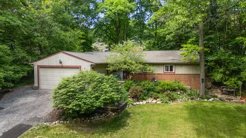 5108 O Aw Wen Sa Dr, Independence, MI 48348
