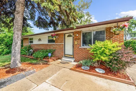 18375 E 13 Mile Rd, Fraser, MI 48026