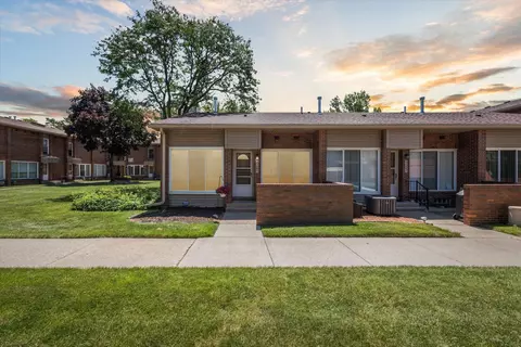 32681 5 Mile Rd, Livonia, MI 48154