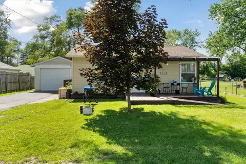 3470 Ellis Park Dr, Burton, MI 48519