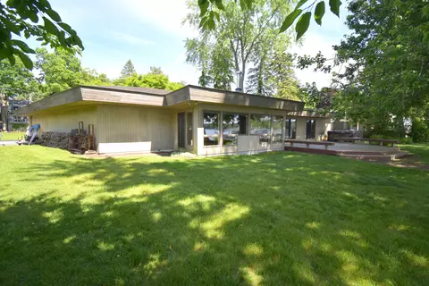 9555 Shell Bch, Dexter, MI 48169