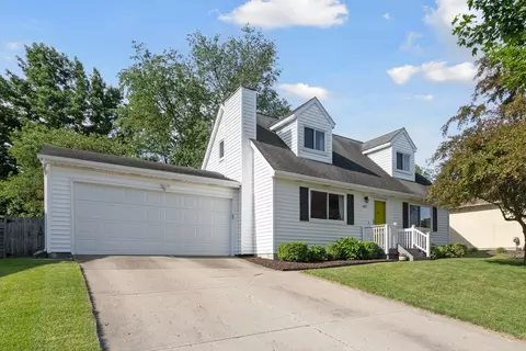 297 Woodlake Dr, Brighton, MI 48116