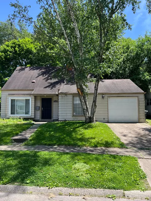 2738 Golfside Ln, Flint, MI 48504