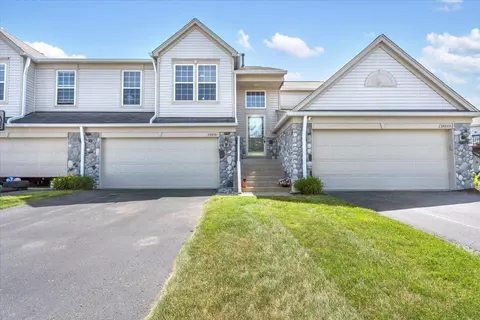 26606 Kirkway Cir, Woodhaven, MI 48183