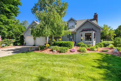 5664 Chestnut Hill Dr, Independence, MI 48346