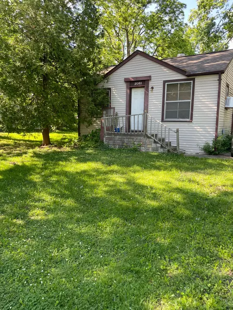 2081 Oaknoll St, Auburn Hills, MI 48326