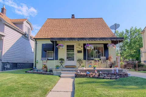 744 Clinton St, Wyandotte, MI 48192
