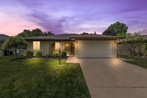 38157 Cameron Dr, Sterling Heights, MI 48310