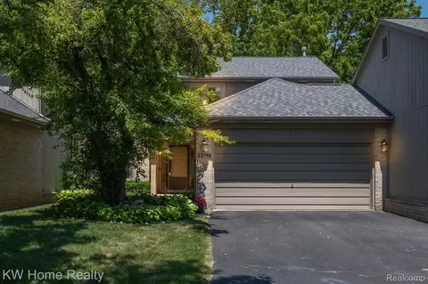 33798 Vista Dr, Farmington Hills, MI 48331