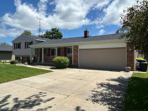 825 S Dayton St, Davison, MI 48423
