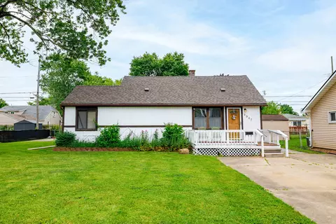 4947 Edgewood St, Dearborn Heights, MI 48125